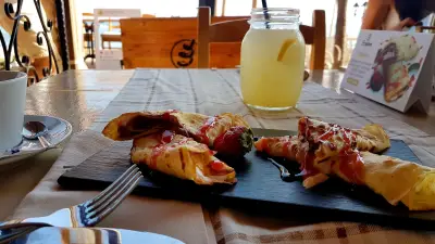 Bamboo Beach food & music