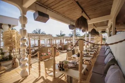 Bamboo Beach food & music
