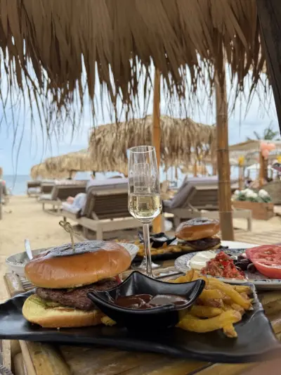 Bamboo Beach food & music