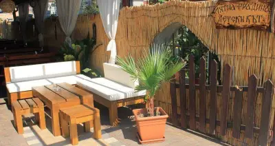 hotel Yanis