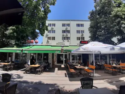 ХОТЕЛ ЯНИЦА