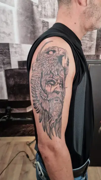 Студио за татуировки "Spider Ink"
