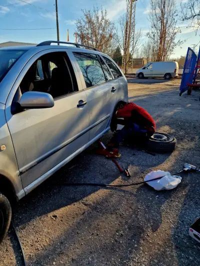 TRUCK & TRAILER SERVICE | 24/7 ROADSIDE ASSISTANCE