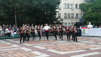 Танцов клуб Боляри