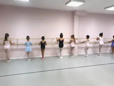 Танцов център „Омая“