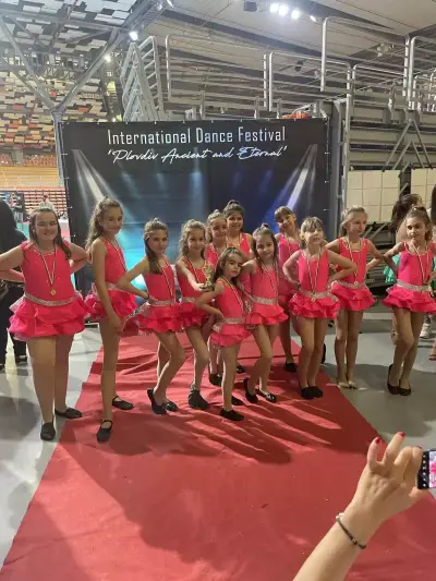 Chicas Del Mambo Dance Studio