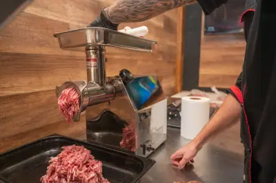 The MeatBox Стрелбище - 100% Свежо Месо