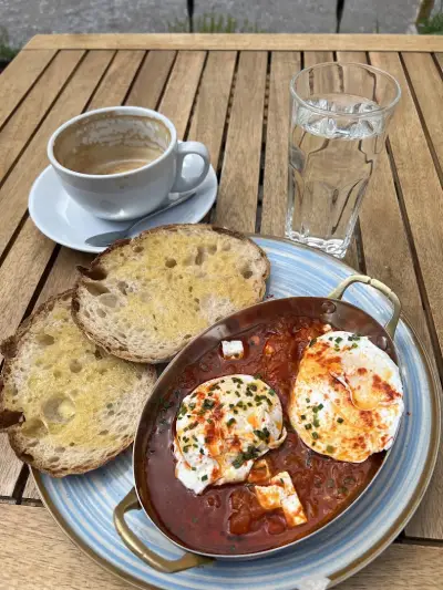 Izzy's Coffee and Brunch