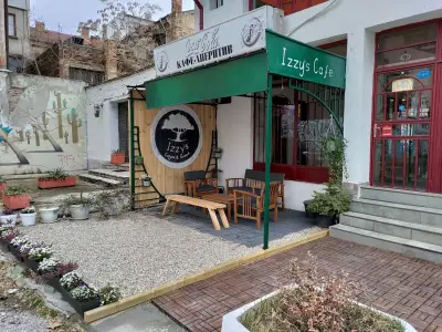 Izzy's Coffee and Brunch
