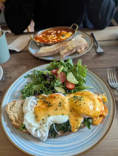 Izzy's Coffee and Brunch