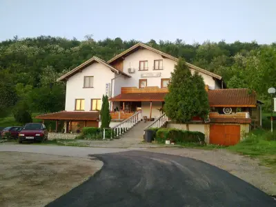 Мотел Вернер Ертл