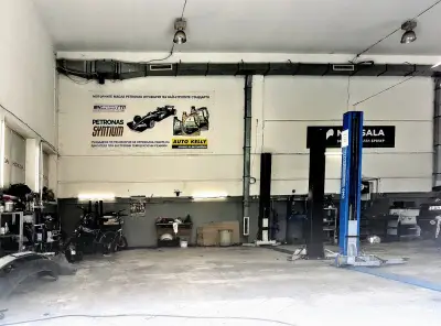 Nikko Garage