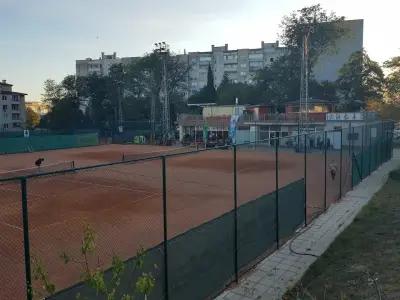Тенис кортове „Спартак“