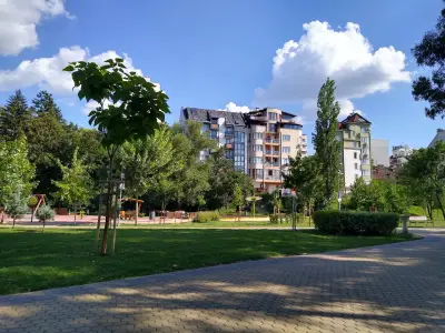 Парк „Възраждане“