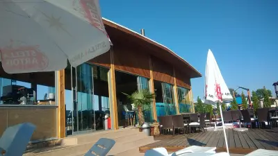 Riverside - pool bar