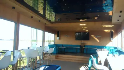 Riverside - pool bar