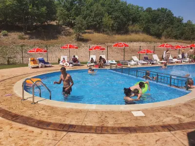 Басейн и бар АрТ