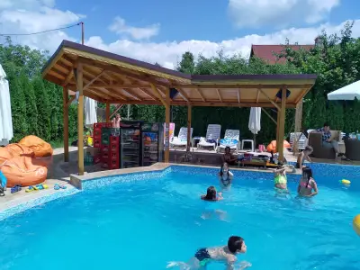 Liquid Pool & Bar