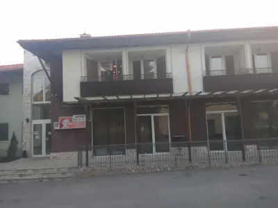 Хотелски комплекс "Жарковата къща"