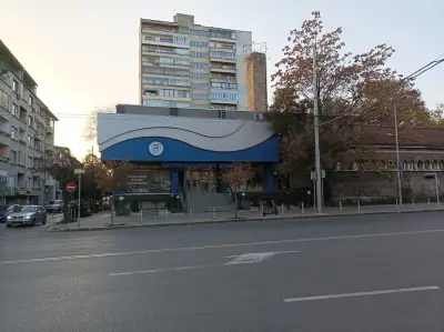 Плувен басейн „Мадара“