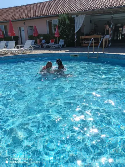 Swimming Pool & Grill