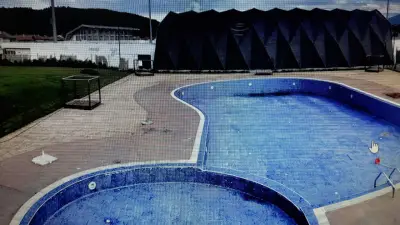 Ozio Pool