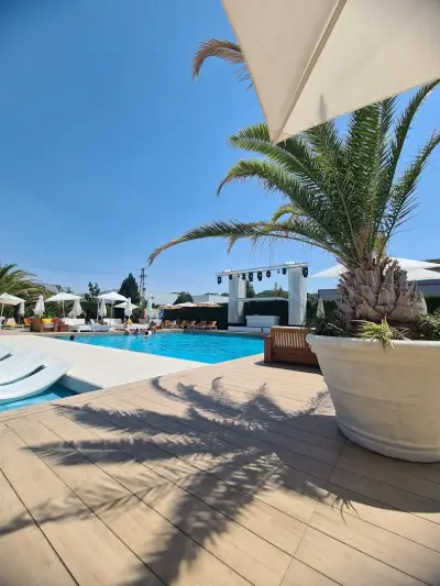 MONNI BEACH