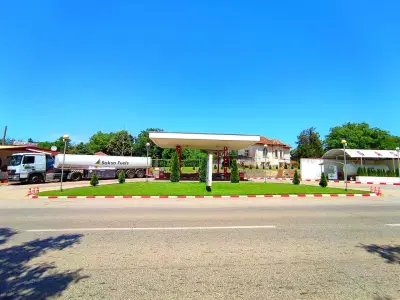 Бензиностанция ИССА ОЙЛ Gas Station ISSA OIL