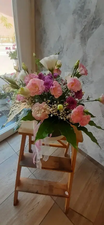 Бутик за цветя Luxe Flowers