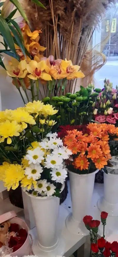 Бутик за цветя Luxe Flowers