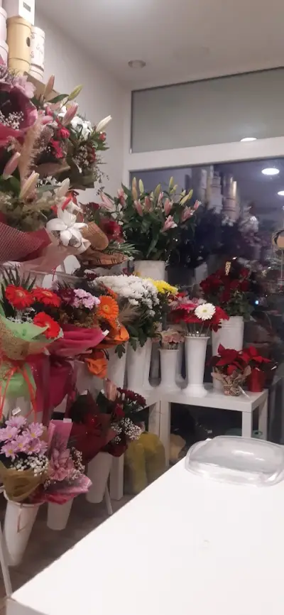 Бутик за цветя Luxe Flowers