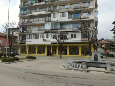 КОМФОРТ СТИЛ - Продажба на дрехи втора употреба на едро и на дребно