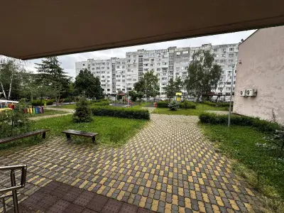 ДГ 42 „Чайка“ с яслени и Монтесори групи