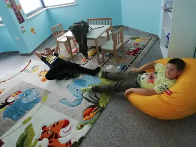 Езиков център Fox Academy Language School