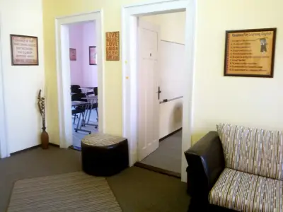 HOME - Езиковият ти дом
