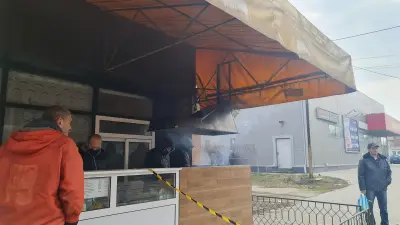 Скара на дървени въглища