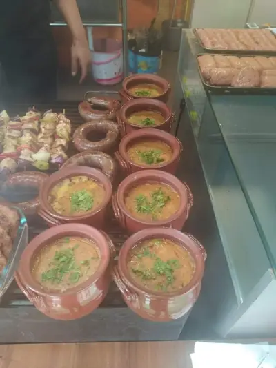 Скара на корем