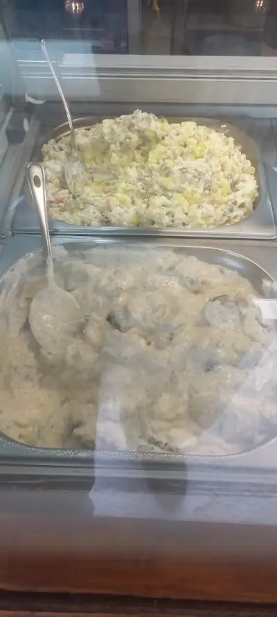 Скара на дървени въглища