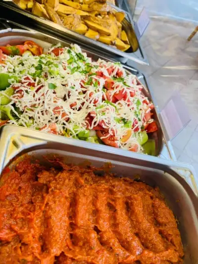 Queen lunch menu