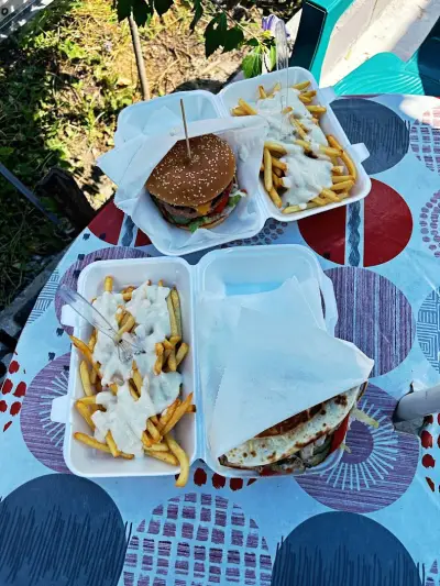 "Нещо Вкусно"