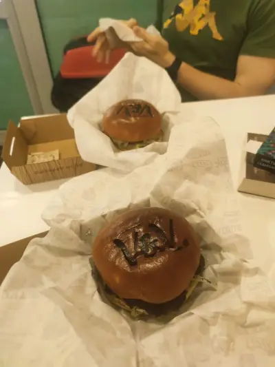 V&V Chicken and Burger