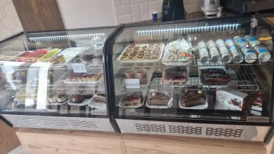 Sandwich & cake bar