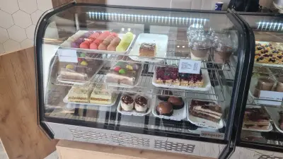 Sandwich & cake bar