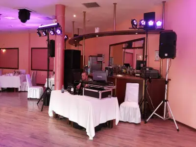 Dj Найден Найденов Дисководещ, Диджей за сватби, партита, осветление.
