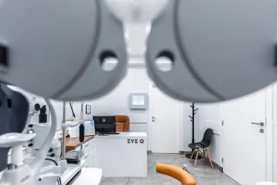 Очен център EYE Q