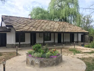 "СТРОЙТЕС ЕООД" Ремонт и Реставрация на църкви и сгради паметници на културата