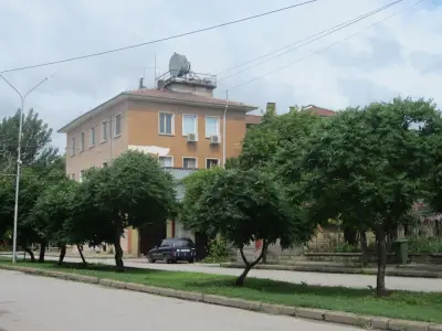 ПЪРВИ МАЙ