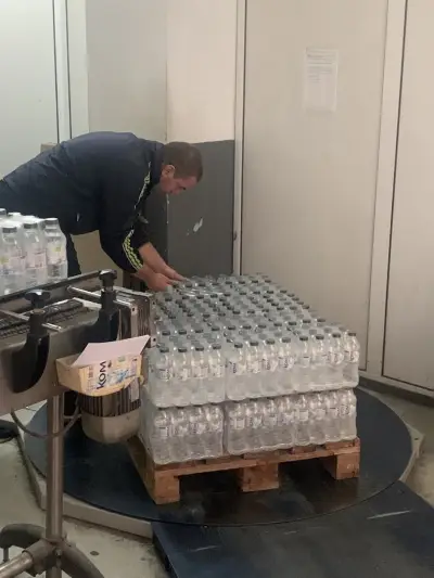 Натурална минерална вода КОМ