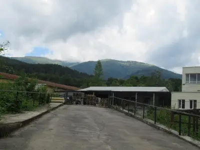 Натурална минерална вода КОМ