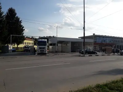 Авточасти и сервиз + пътна помощ + такси